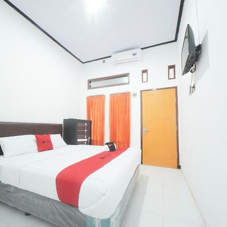 Reddoorz Syariah Near Mall Roxy Banyuwangi 2 Eksteriør bilde
