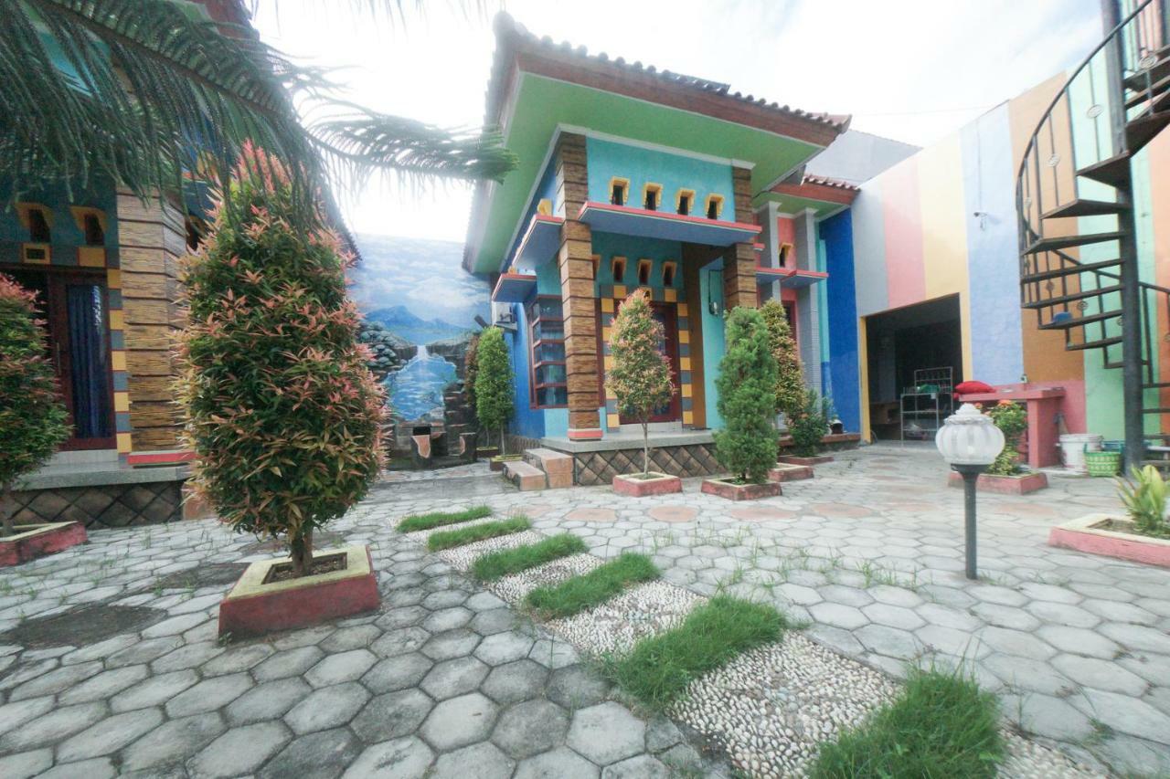 Reddoorz Syariah Near Mall Roxy Banyuwangi 2 Eksteriør bilde