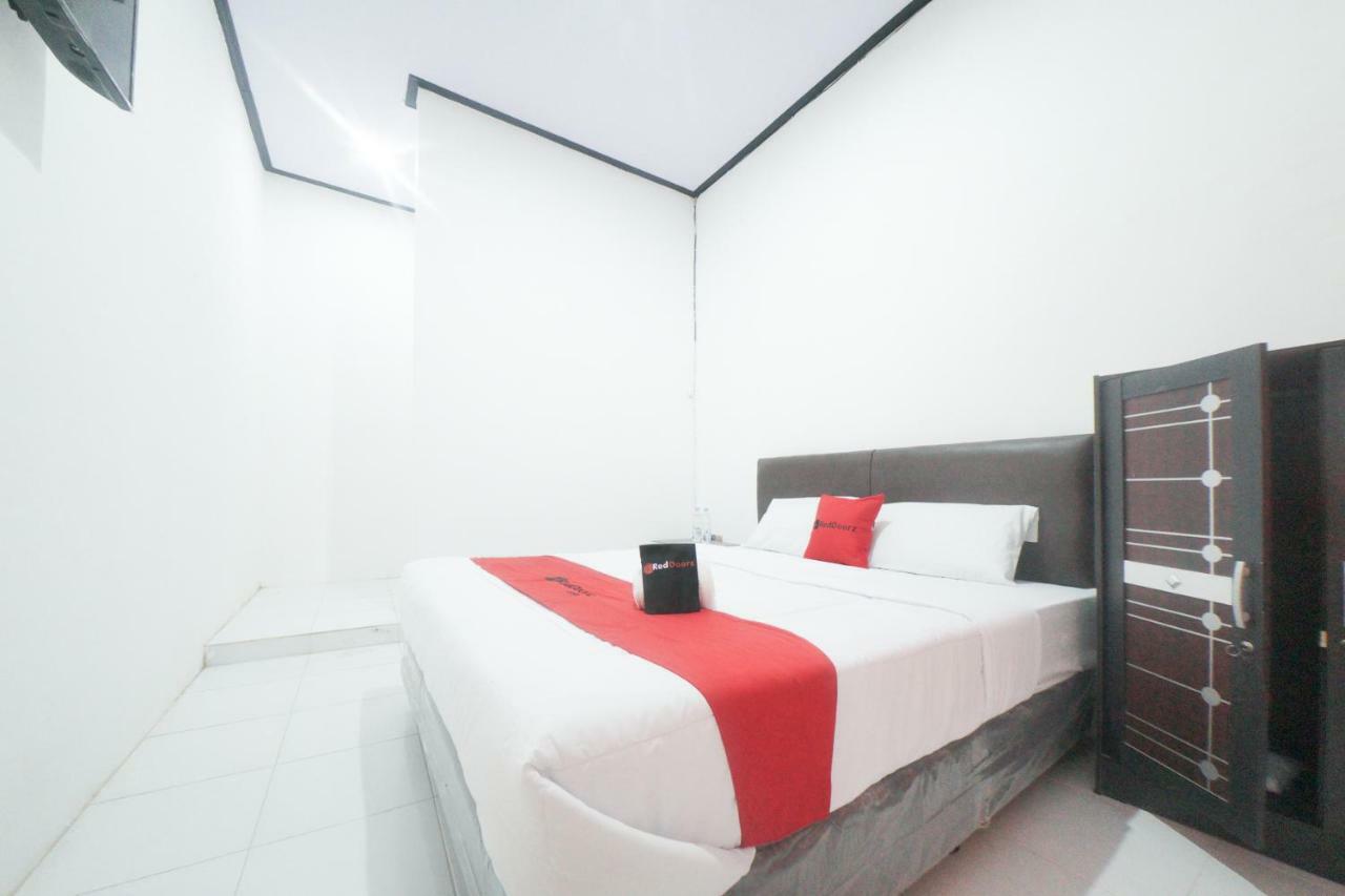 Reddoorz Syariah Near Mall Roxy Banyuwangi 2 Eksteriør bilde