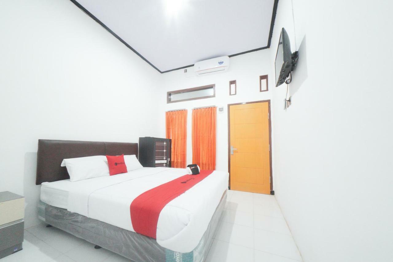 Reddoorz Syariah Near Mall Roxy Banyuwangi 2 Eksteriør bilde