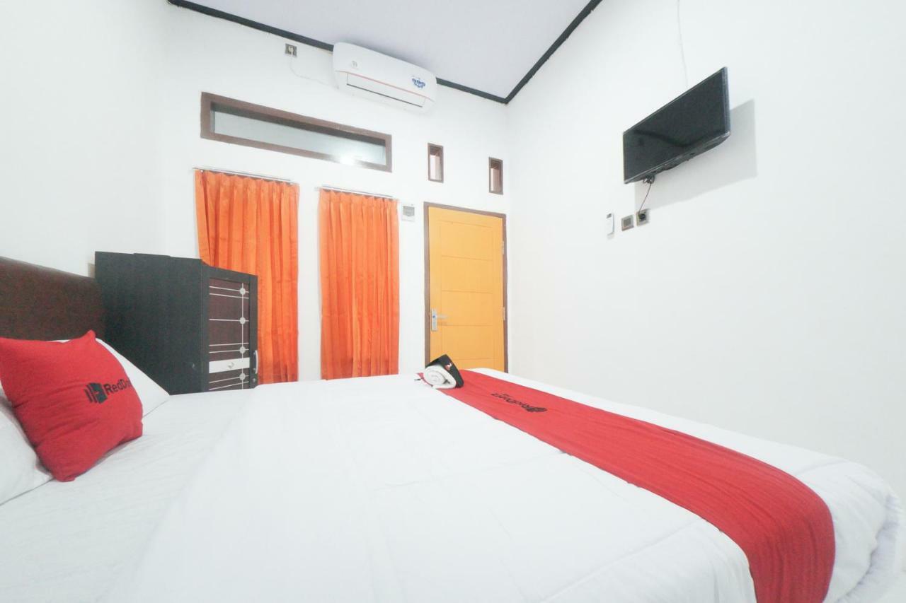 Reddoorz Syariah Near Mall Roxy Banyuwangi 2 Eksteriør bilde