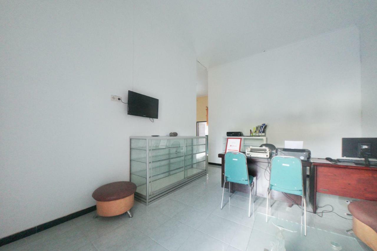 Reddoorz Syariah Near Mall Roxy Banyuwangi 2 Eksteriør bilde