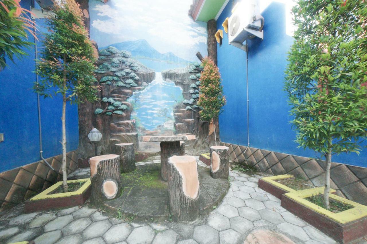 Reddoorz Syariah Near Mall Roxy Banyuwangi 2 Eksteriør bilde