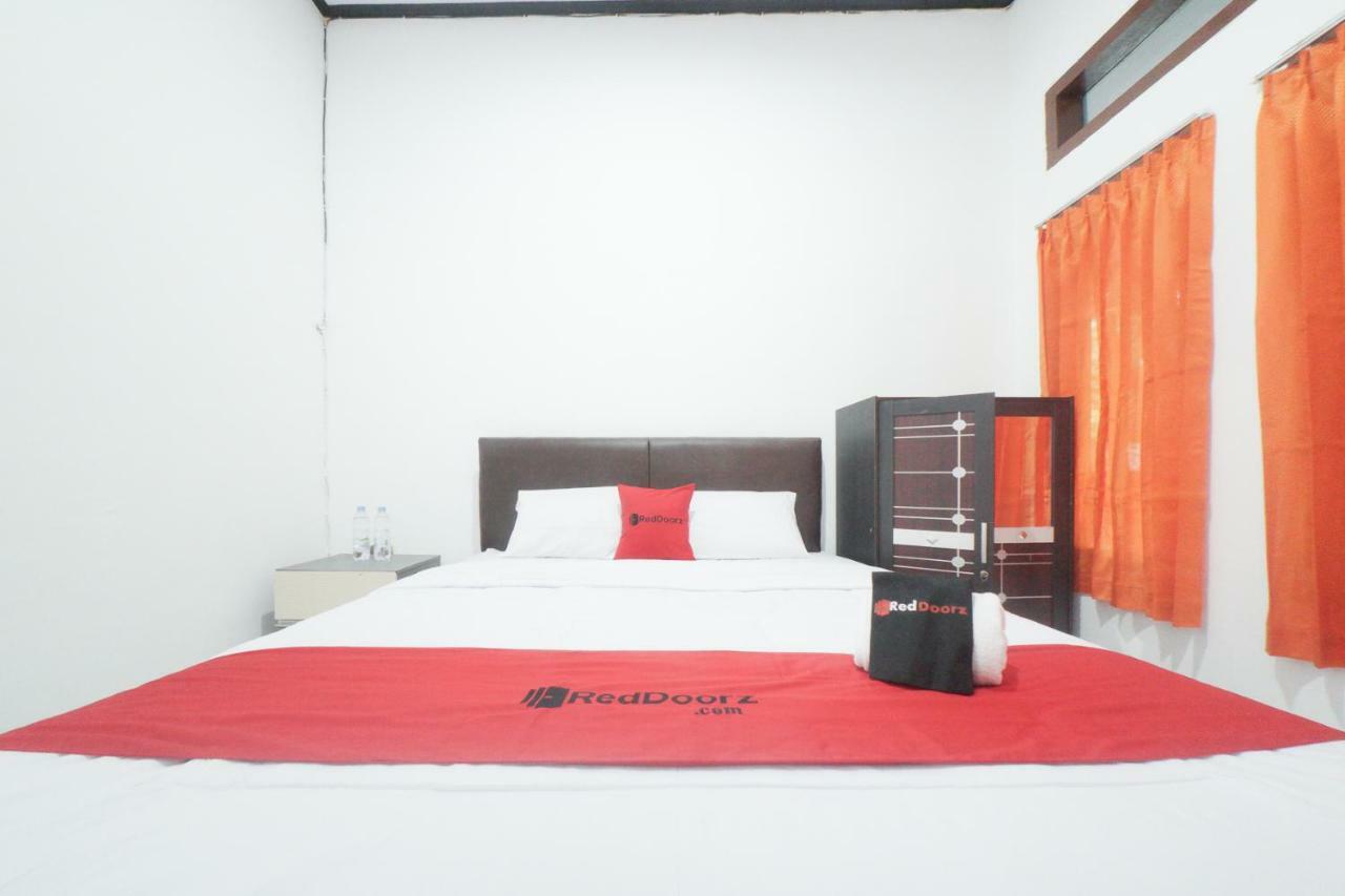 Reddoorz Syariah Near Mall Roxy Banyuwangi 2 Eksteriør bilde